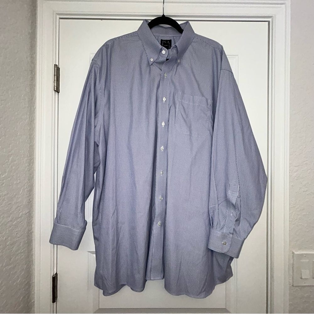 JOS A. BANK Traveler’s Collection Pinstripe Button Front Long Sleeve Shirt